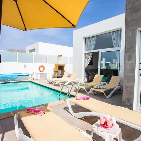 3-bed In Playa Blanca By Retreat Villas 빌라 플라야블랑카
