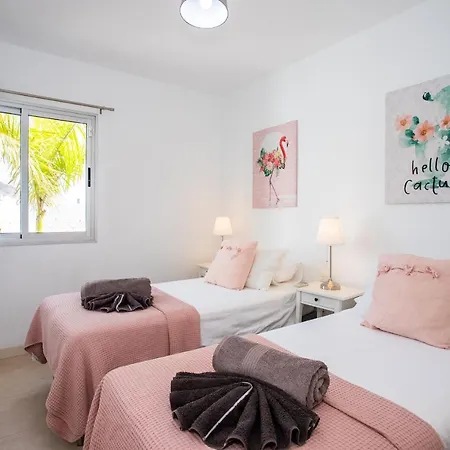 3-bed In Playa Blanca By Retreat Villas