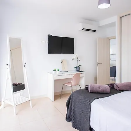 3-bed In Playa Blanca By Retreat Villas 빌라 *